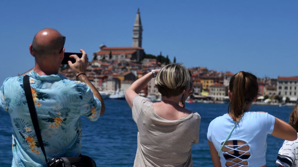 Recomendaciones para ahorrar dinero y planear las vacaciones de tus sueños sin morir en el intento