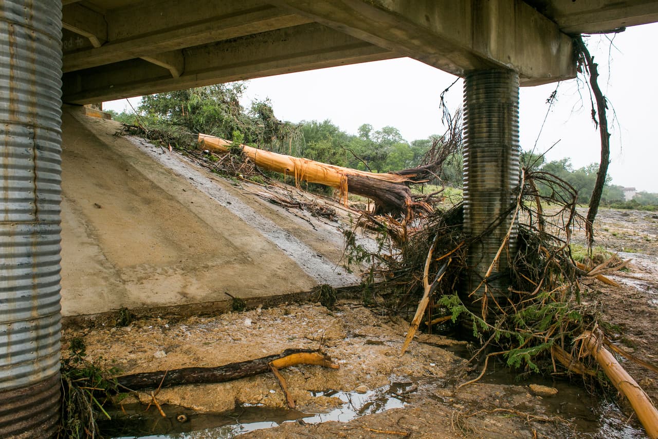 Algunas zonas de la ciudad quedaron bajo el agua luego de intensas lluvias.