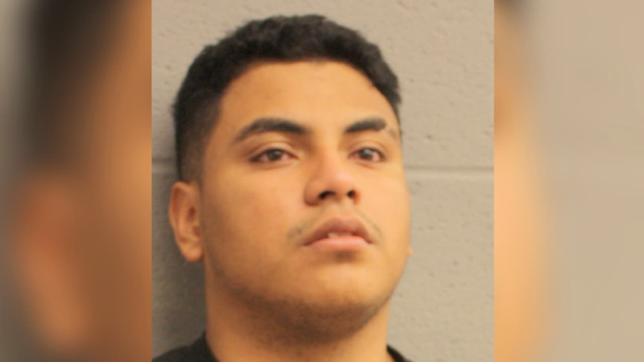 Jonathan Romero, de 22 años, condujo en estado de ebriedad junto a su hija de 3 años y fue detenido.