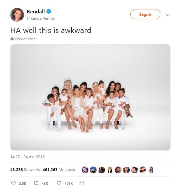 Kendall, además, publicó la imagen original en su cuenta de Twitter con el siguiente mensaje: “Ah, bueno, esto es incómodo”.