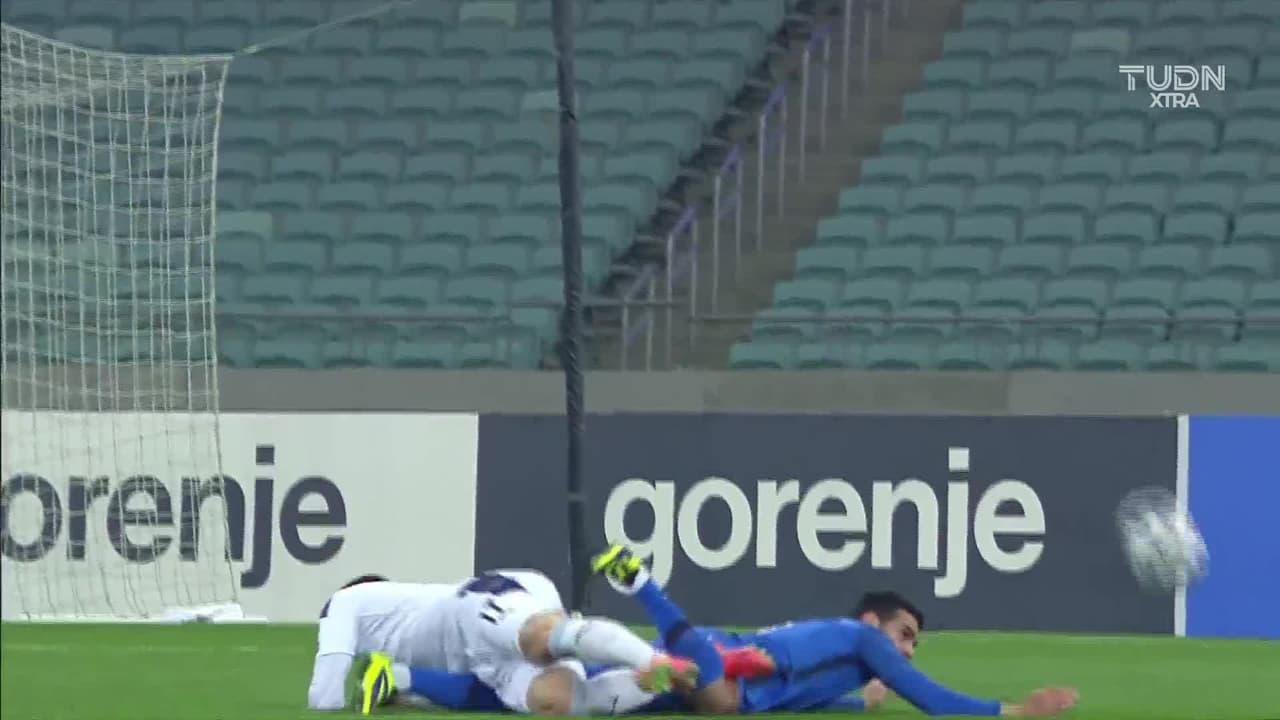 ¡GOL!  anota para Azerbaiyán. Emin Makhmudov