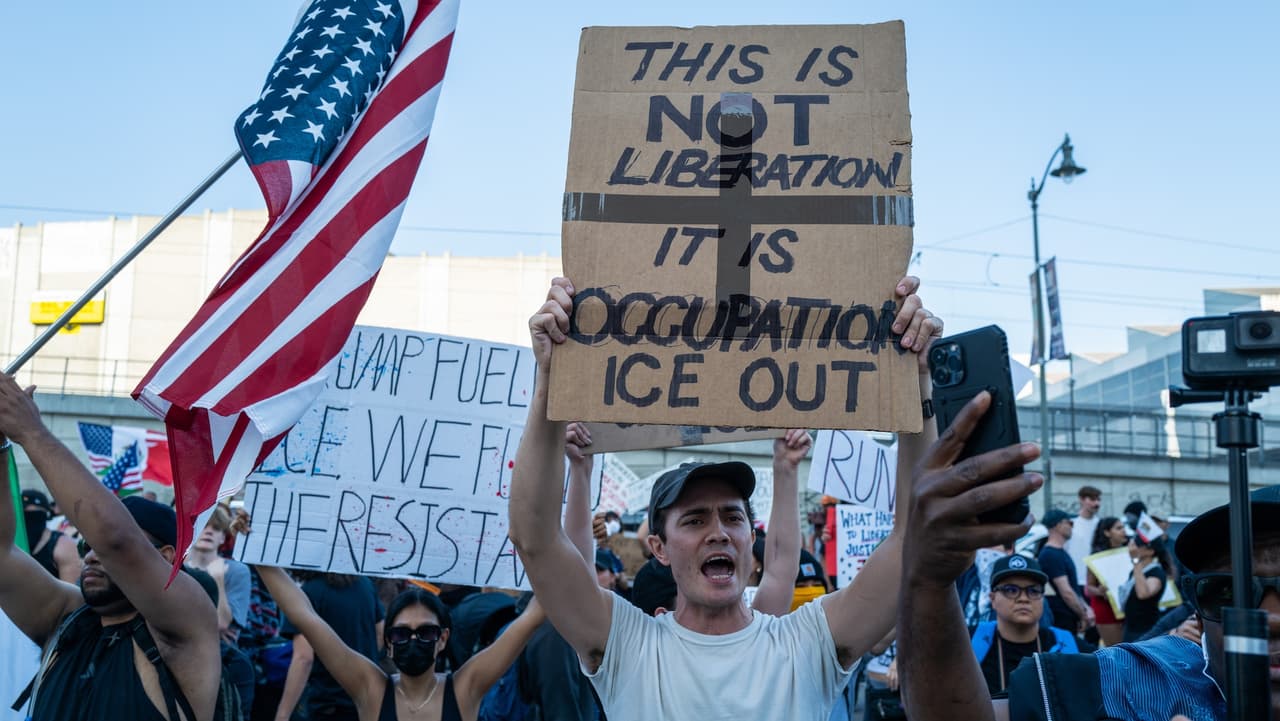 “No Kings”: Estas son las protestas planeadas al sur de California contra las políticas de Trump