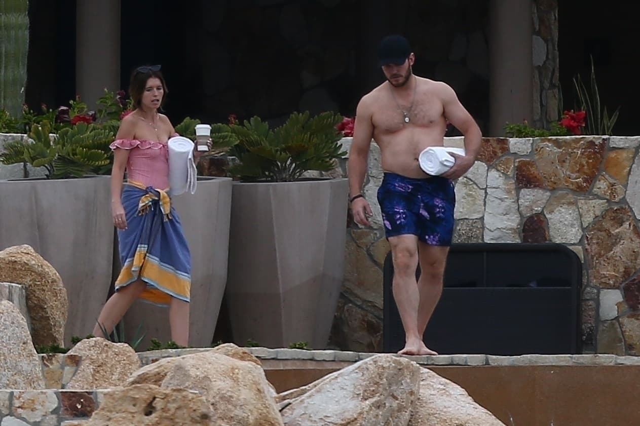 Hasta ahora no se ha informado en dónde ocurrió el nacimiento. La fuente de ET Online aseguró que el auto de Pratt fue visto en el Hospital St. John en Santa Mónica, California, el viernes por la tarde. 
<br>