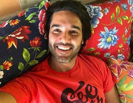 Tal vez su cara te parezca conocida, y es que fue uno de los protagonistas de la serie 'Los diez mandamientos', él es Fernando Sampaio.