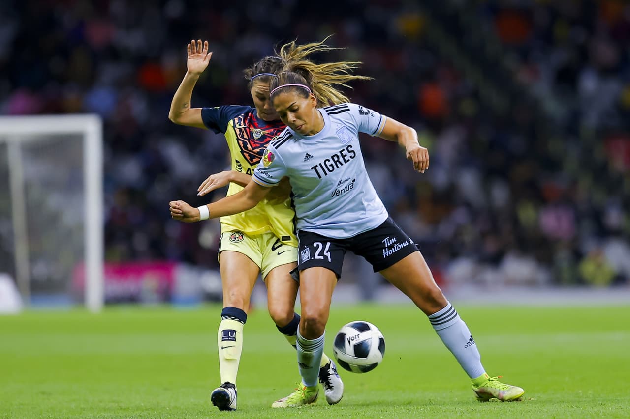 Los papeles se invirtieron a partir del minuto 20 con el dominio de Tigres, que acarició el travesaño y puso nerviosas a las locales durante el resto de la primera parte.