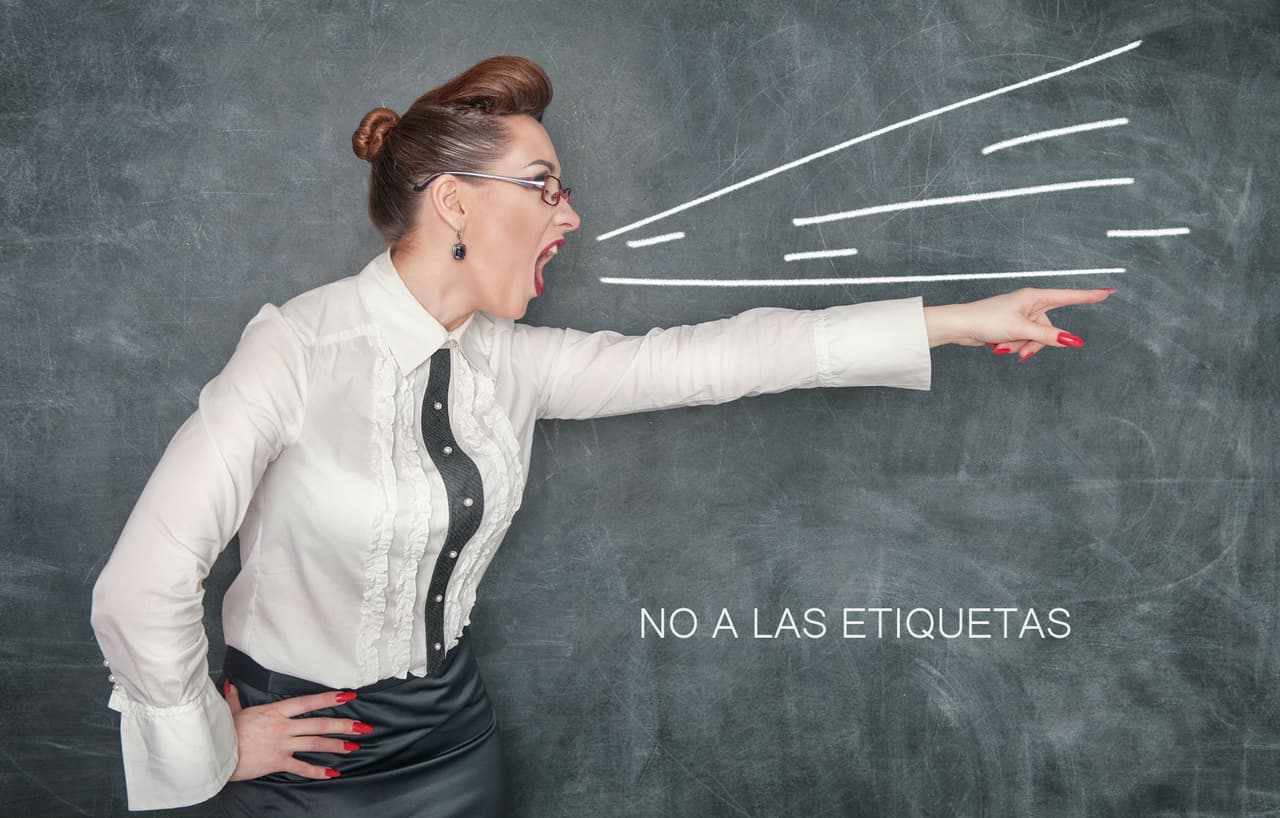 Los peligros de 'etiquetar' a los demás y la importancia de dejar de hacerlo 