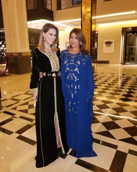 No importa la vestimenta que utilice Jacqueline, siempre se ve guapísima.