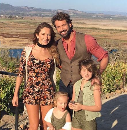 Su bella familia es lo más importante para él.