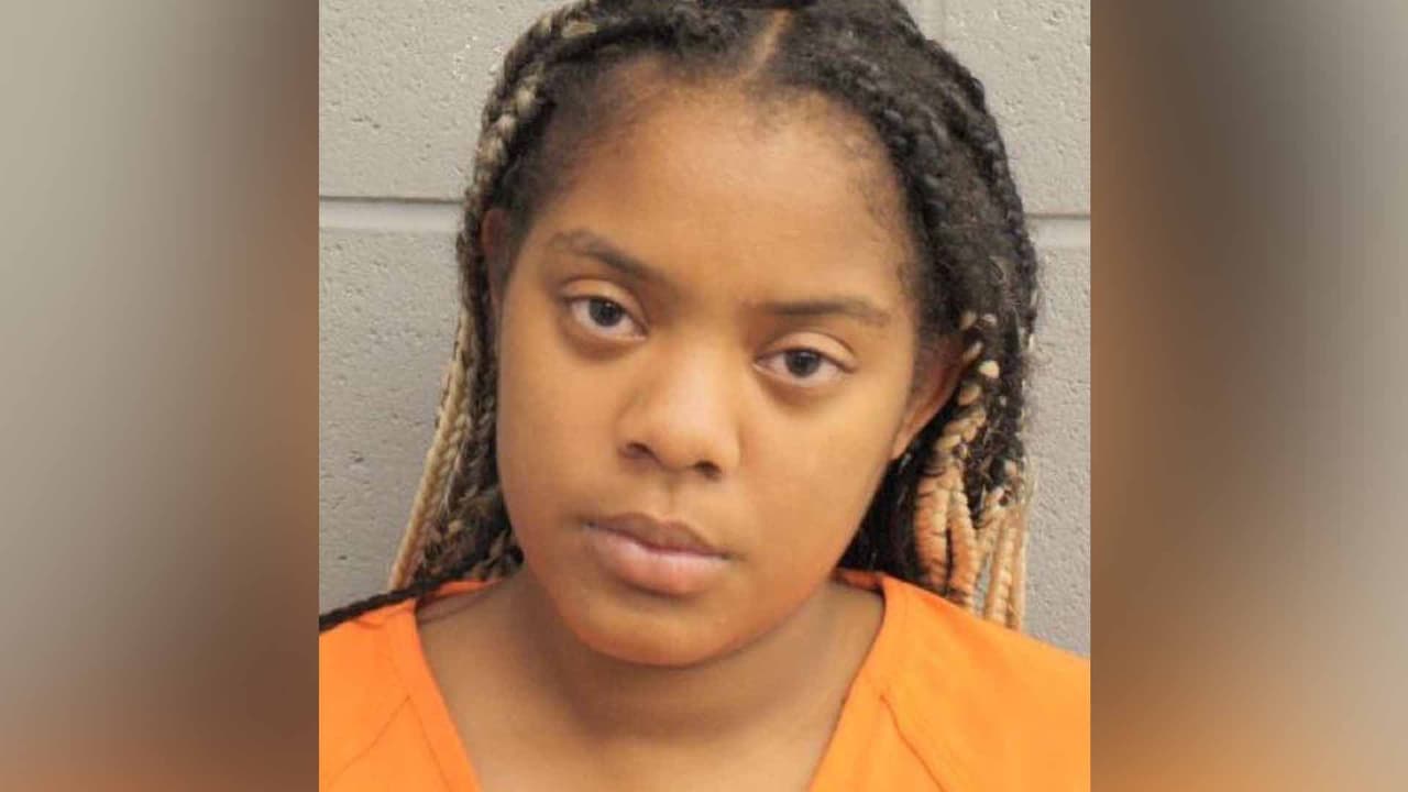 Arrestan a sospechosa de conducir intoxicada con un bebé en el vehículo