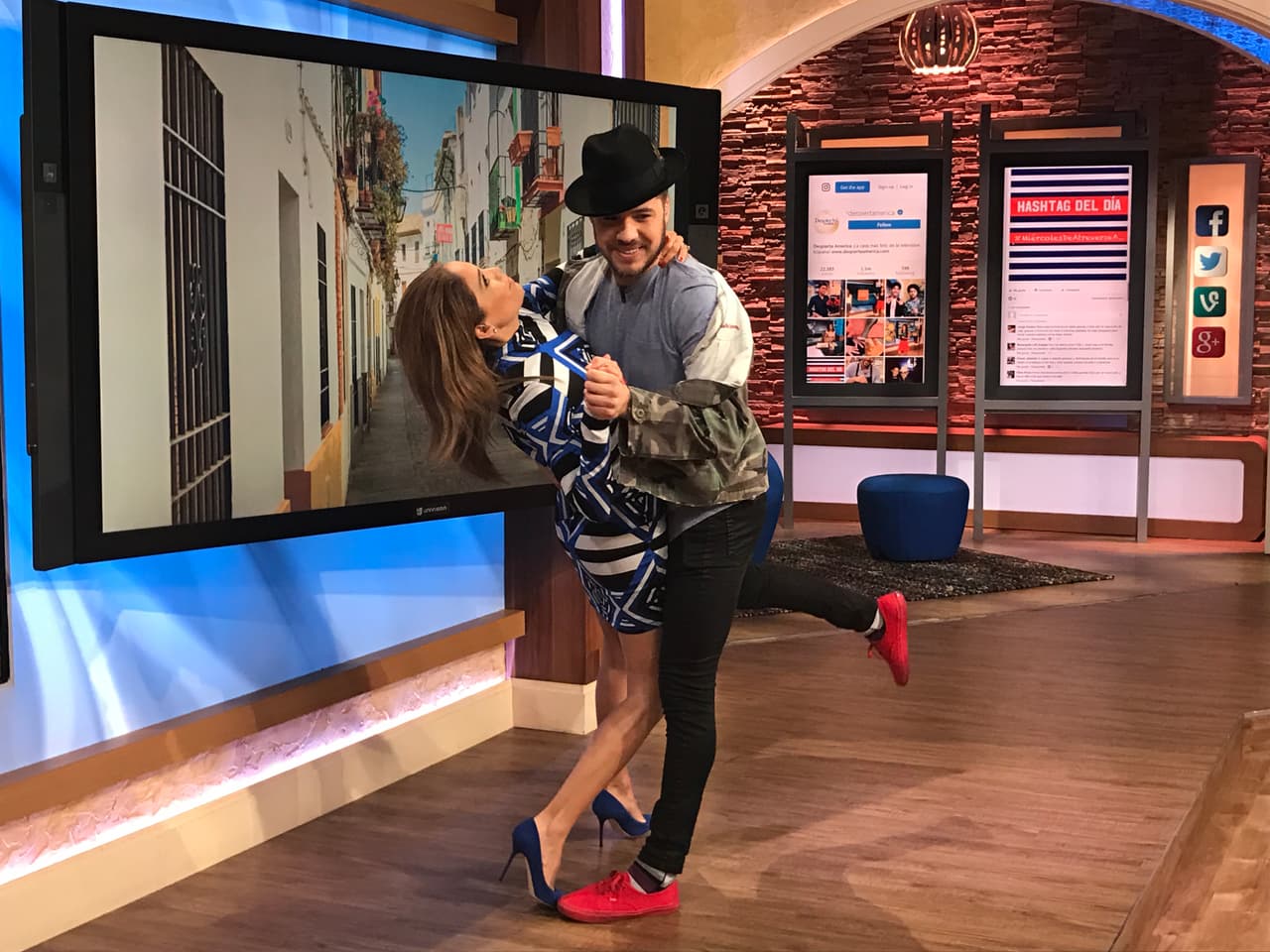 William bailó con Karla sin perder el estilo.