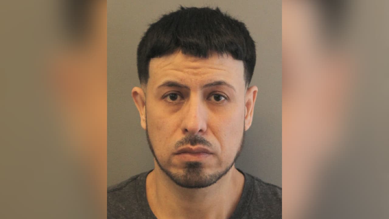 Abraham Bravo Segura, continúa recluido en una cárcel del condado Harris y está programado para presentarse ante un juez el próximo lunes 13 de marzo.