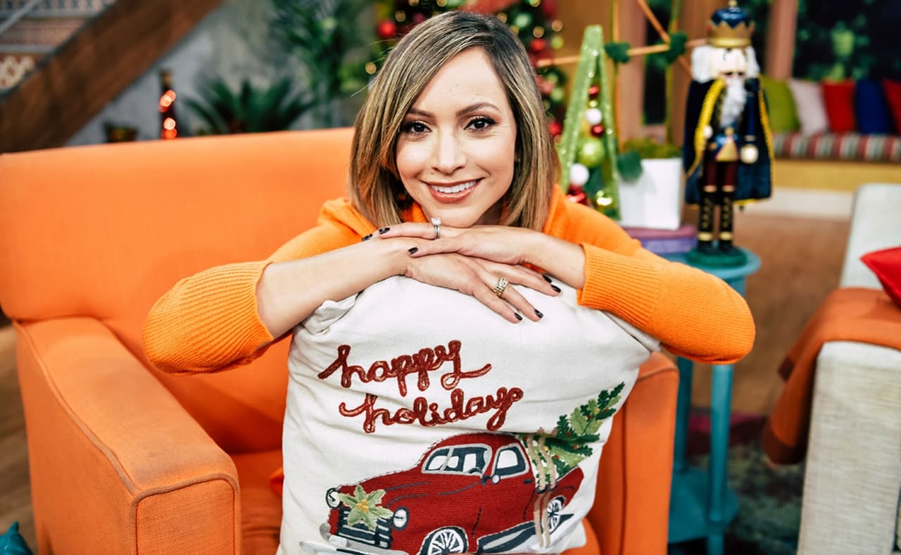 <b>PRIORIDAD:</b> "Este año quiero bautizar 
<b><a href="https://www.univision.com/shows/despierta-america/en-fotos-la-hija-de-satcha-pretto-soplo-las-velitas-de-su-pastel-de-cumpleanos-fotos" target="_blank">a mi hija Lana</a></b>. Lo íbamos a hacer el año pasado, pero vino 
<b>el huracán Irma y nos cambió</b> todos los planes. Lo que pasa es que queremos hacerlo en una iglesia pequeñita y muy antigua de Barcelona llamada San Pao." 
<br>