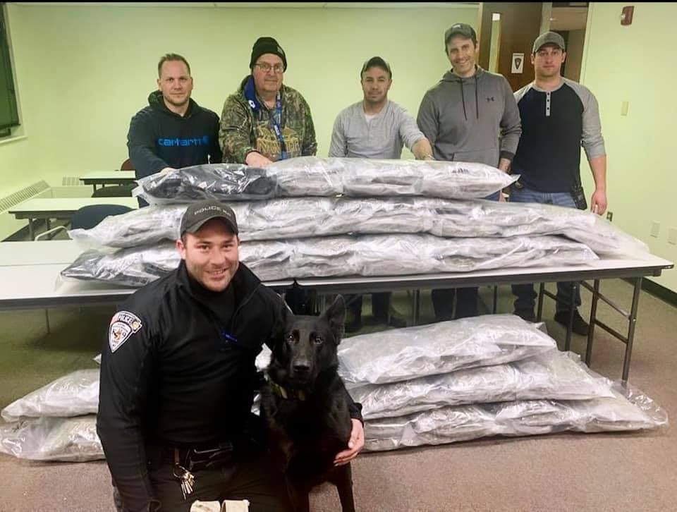 Incautan 120 libras de marihuana encontradas abordo de un avión que viajaba entre Sacramento y Buffalo, Nueva York