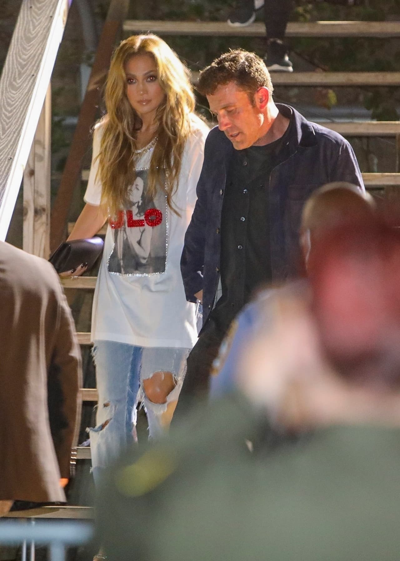 La esperó en 'backstage' para salir de Central Park tomado de la mano de la cantante y dejando ver una vez más que derrochan amor. 
<br>