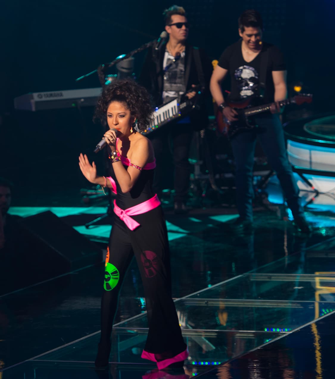 Gran lluvia de estrellas se dio cita, Carlos Rivera, Julión Álvarez, Ricardo Montaner, Moderatto, Kumbia All Starz y La Sonora Dinamita formaron parte de los musicales. La gran sorpresa de la noche fue el reencuentro de Pee Wee con los Kumbia All Starz, quien por desgracia fue el primer capitán eliminado junto con la Familia Gómez.