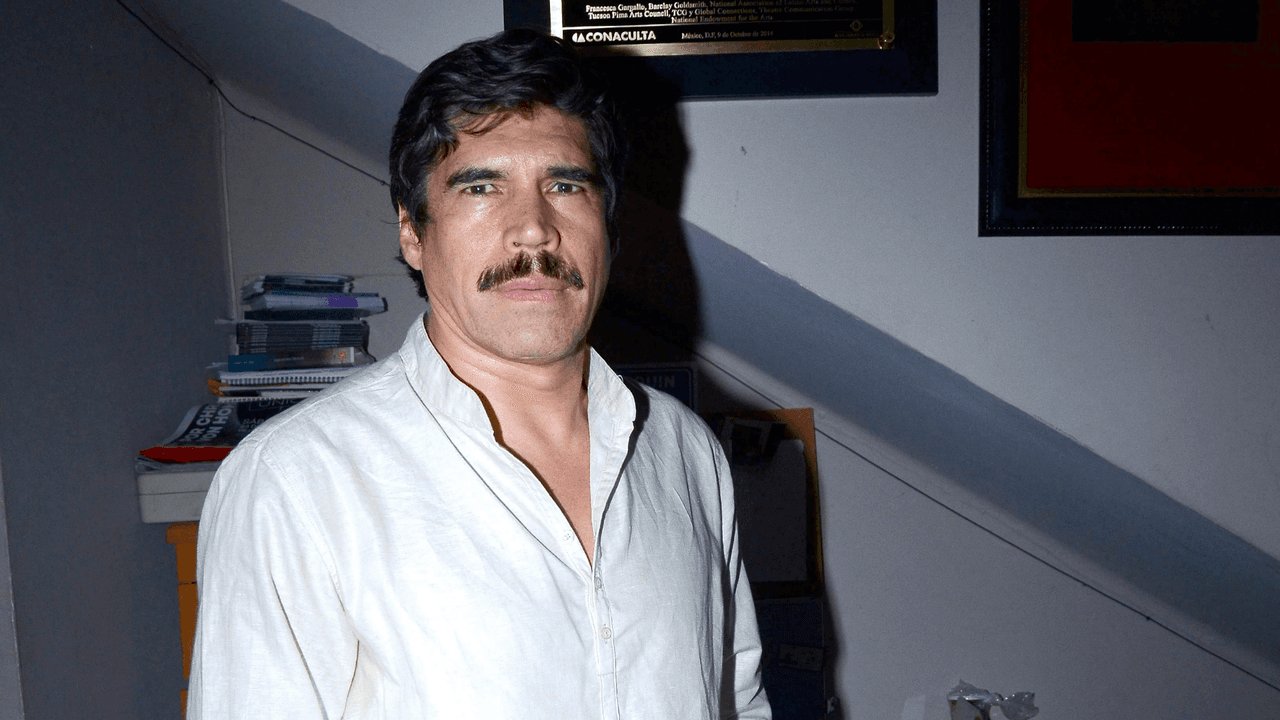 "Tal era 
<b><a href="https://www.univision.com/famosos/angelica-maria-admite-que-le-es-dificil-hablar-ingles-y-mas-frente-a-la-camara-fotos" target="_blank">mi pasión y mi amor por Angélica María</a></b> que, al sentirme yo rechazado, fíjate nada más lo que hice", se sinceró 
<b><a href="https://www.univision.com/entretenimiento/esta-es-la-foto-con-la-que-jose-ron-presento-a-su-nuevo-personaje-y-causo-revuelo-en-sus-redes" target="_blank">el actor de 'Ringo'.</a></b>