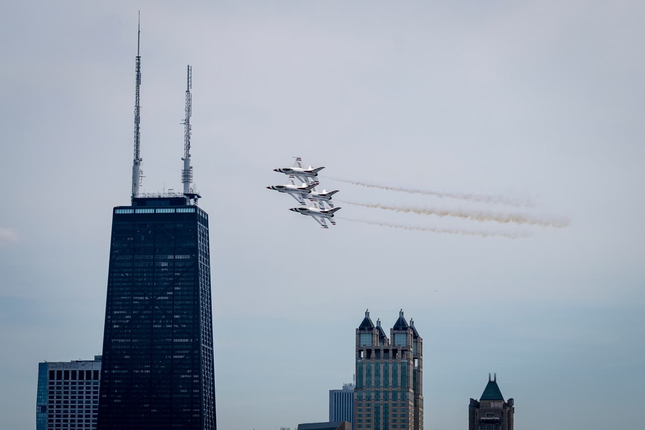 El Espectáculo Aéreo y Acuático de Chicago 2026 se realizará el sábado 15 y el domingo 16 de agosto a lo largo del lakefront de la ciudad, entre Fullerton Avenue y Oak Street, con North Avenue Beach como punto central, en un horario de 10:30 a.m. a 3:00 p.m. en ambas jornadas.