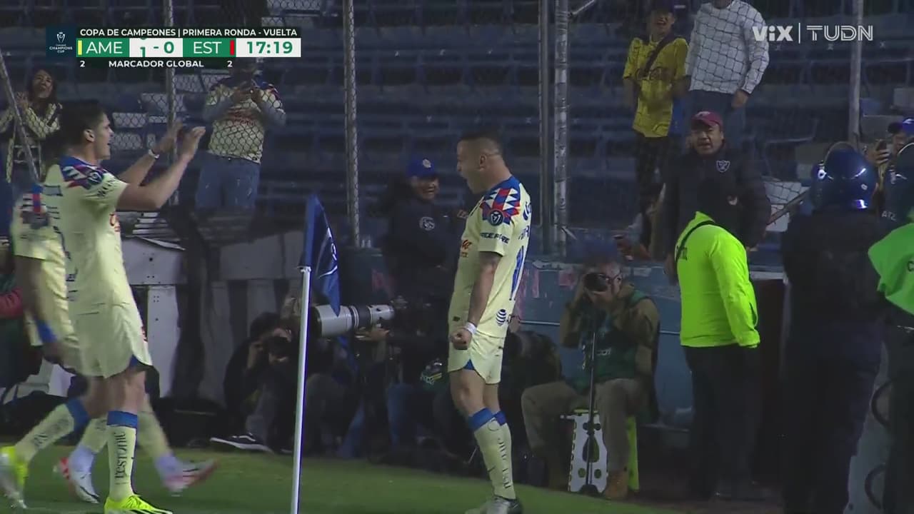 ¡Cabecita a puertaaa! Rodríguez marca el 1-0 para América