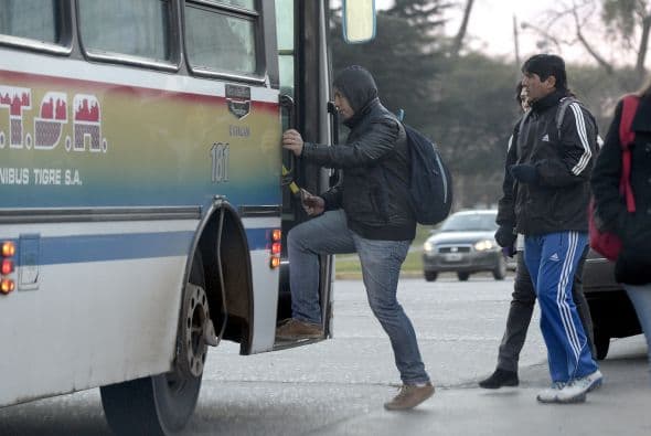 Para el ministro, los dirigentes sindicales opositores, que protestan contra las políticas del Gobierno de Cristina Fernández y reclaman una rebaja en el impuesto de las ganancias, "están muy lejos de lo que hoy demanda el conjunto de los argentinos que buscan defender el empleo".