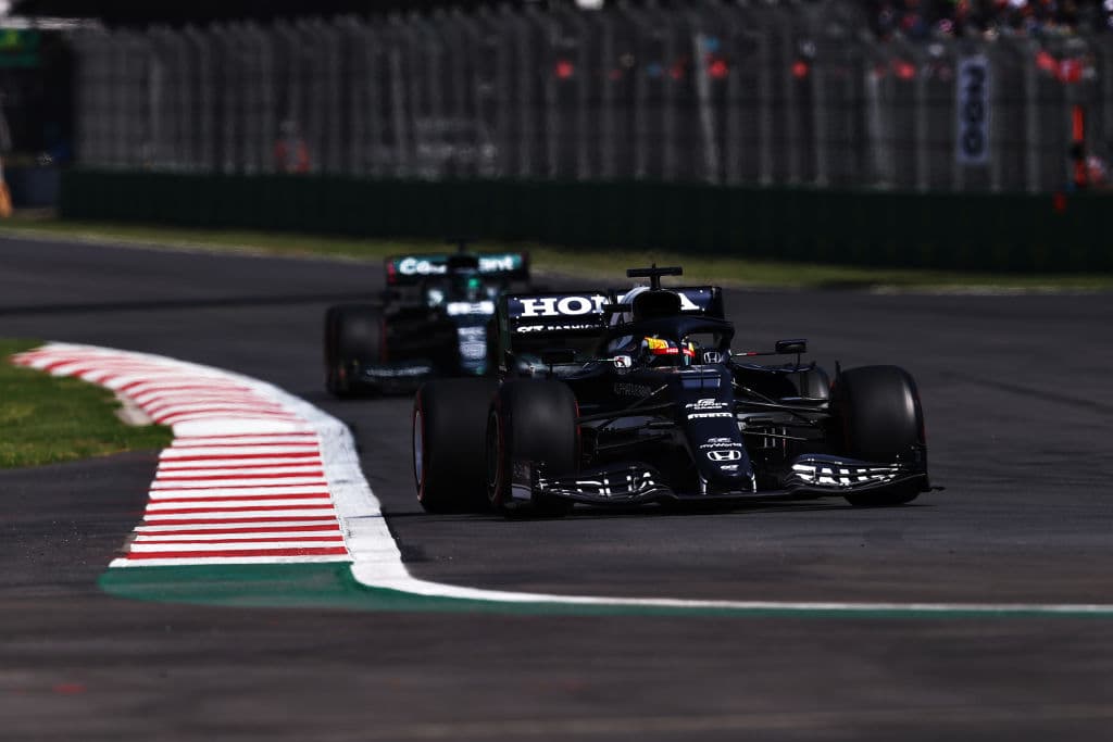 Con tiempo de 1:15.875 , el finlandés Valtteri Bottas se quedó con la pole position por delante de su compañero Lewis Hamilton y el neerlandés Max Verstappen de Red Bull Racing. El piloto mexicano Sergio Pérez se quedó con el mejor cuarto tiempo y no pudo conseguir la soñada primera pole position de su carrera.