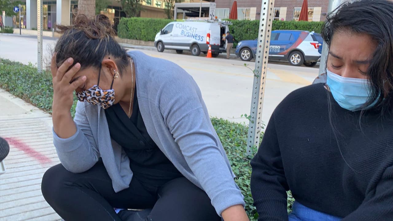 Familiares de Alexander Granados, el joven hondureño de 29 años estuvo en todo momento al pendiente de las labores.