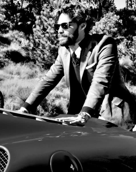 Cuando era niño una abeja le picó en la garganta.