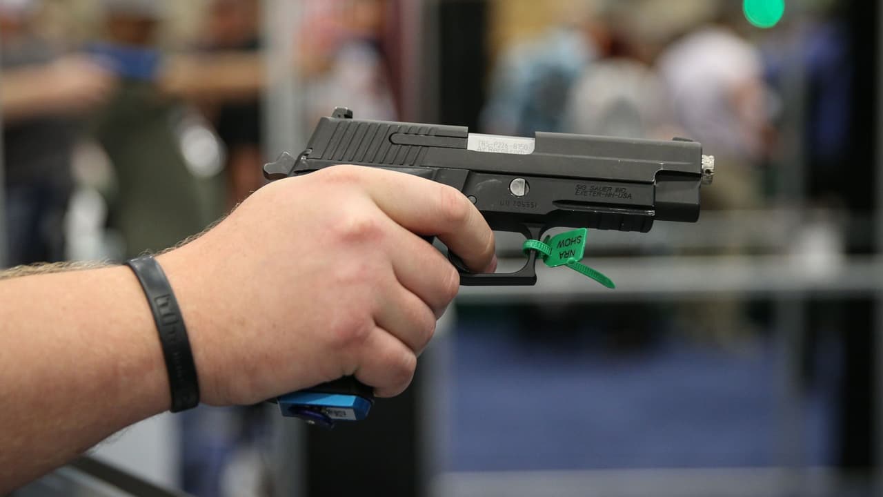 Discuten en Texas un proyecto de ley que permitiría portar armas sin licencia