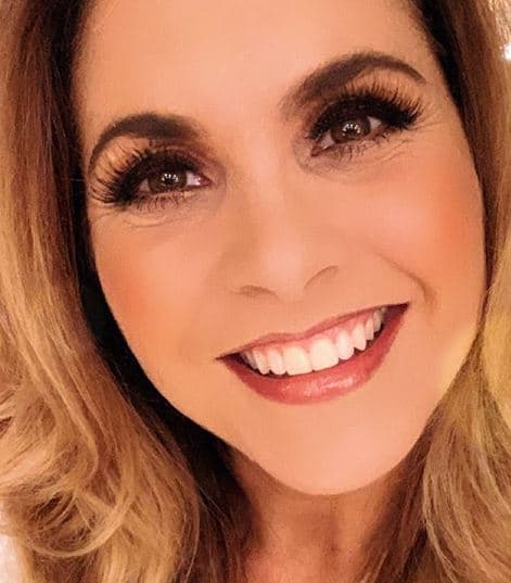 Lucero está de manteles largos debido al cumpleaños número 14 de su hija 'Lucerito', a quien dio a luz el 2 de febrero de 2005.