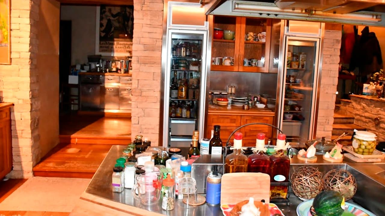 Las autoridades siguen investigando detalles del caso, aunque se confirmó que ambas muertes fueron naturales y no hay indicios de violencia o intervención externa.