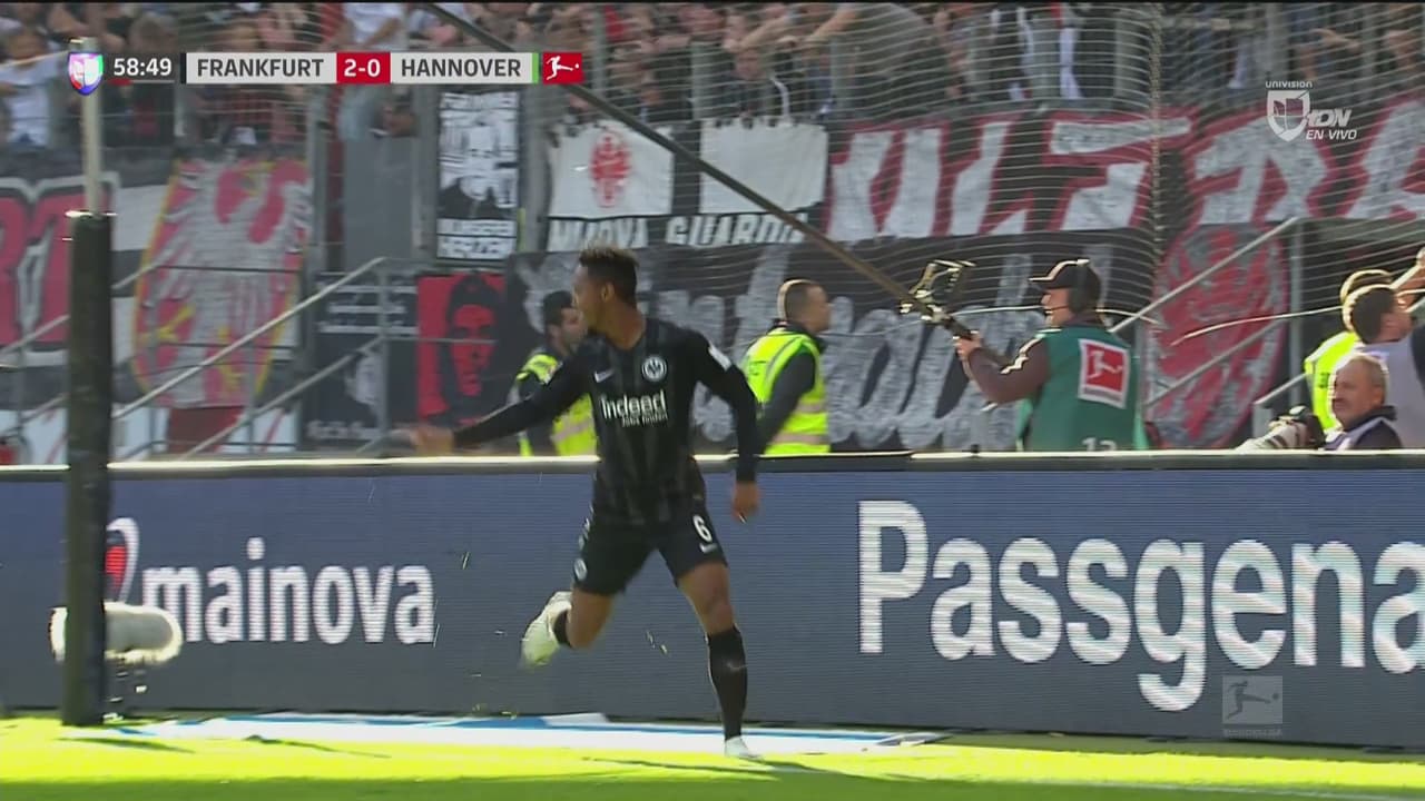 ¡Goool del Eintracht Frankfurt! Rebic pone el pase, De Guzmán lo mete
