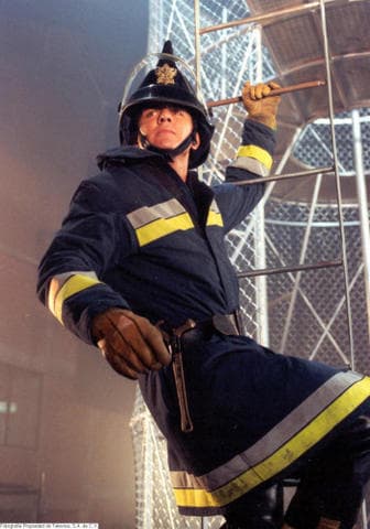 En este melodrama Ernesto Laguardia interpretaba a un bombero que muere quemado, pero logra despedirse de su amada 'Victoria' (Daniela Castro).