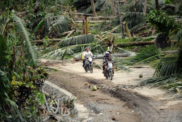 El Consejo Nacional de Prevención y Respuesta a los Desastres precisó que al menos 213 mil 502 personas permanecen en centros de acogida o con familiares en Mindanao y la región de Visayas debido a la destrucción de sus viviendas.