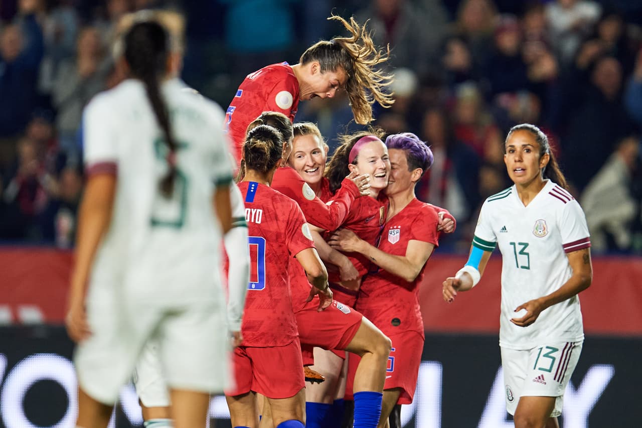 Con goles de Christen Press, Rose Lavelle y doblete de Samantha Mewis, Estados Unidos golea y elimina a México.