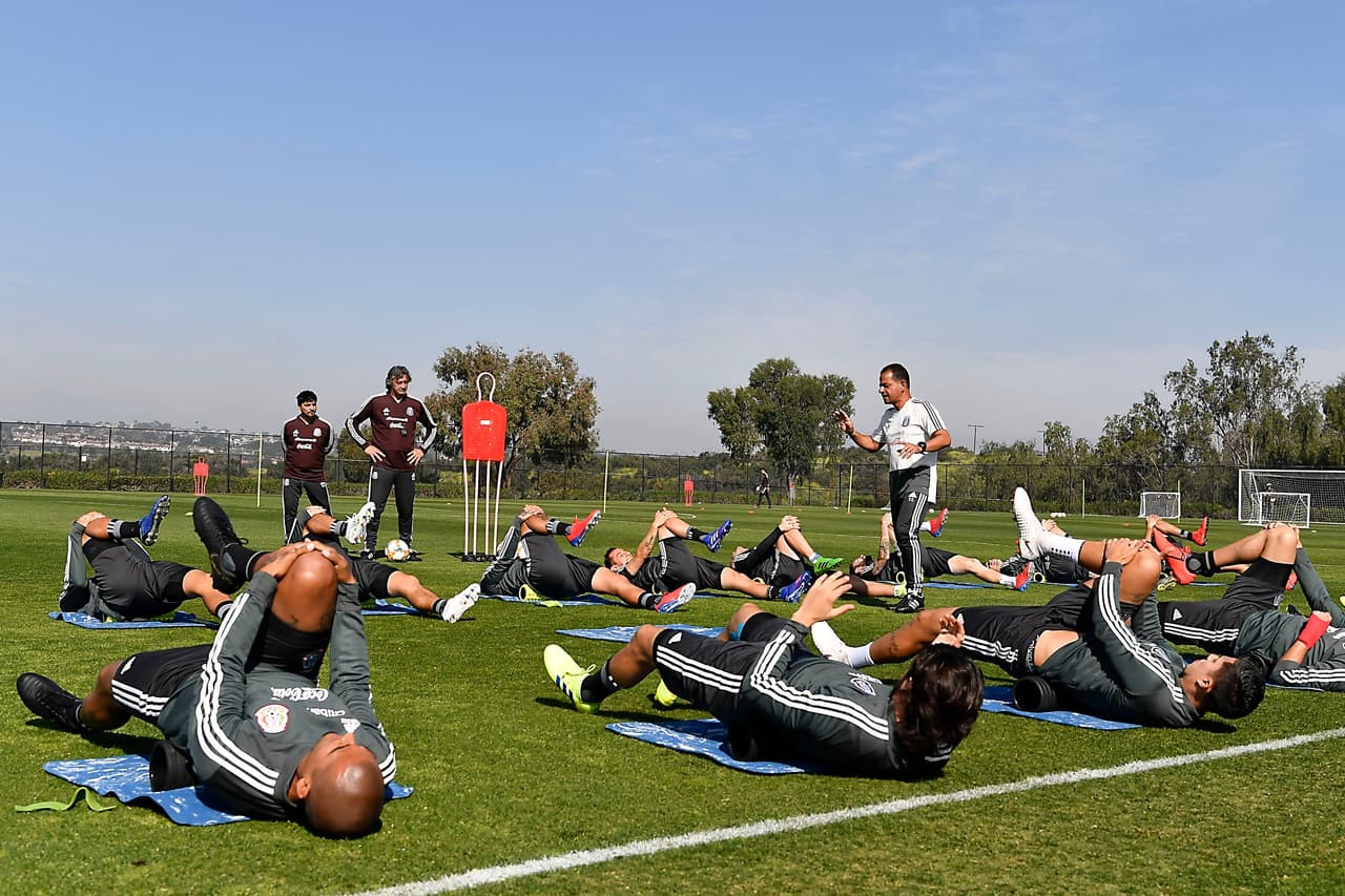 La Selección Mexicana entrena con intensidad, energía y buen ánimo bajo la batuta del argentino Gerardo Martino en su segundo día de pr´actica en el Centro Elite Athlete de Chula Vista, California.