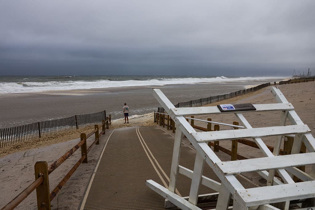 La gobernadora Kathy 
<b>Hochul también prohibió nadar en las playas estatales que dan al océano.</b>