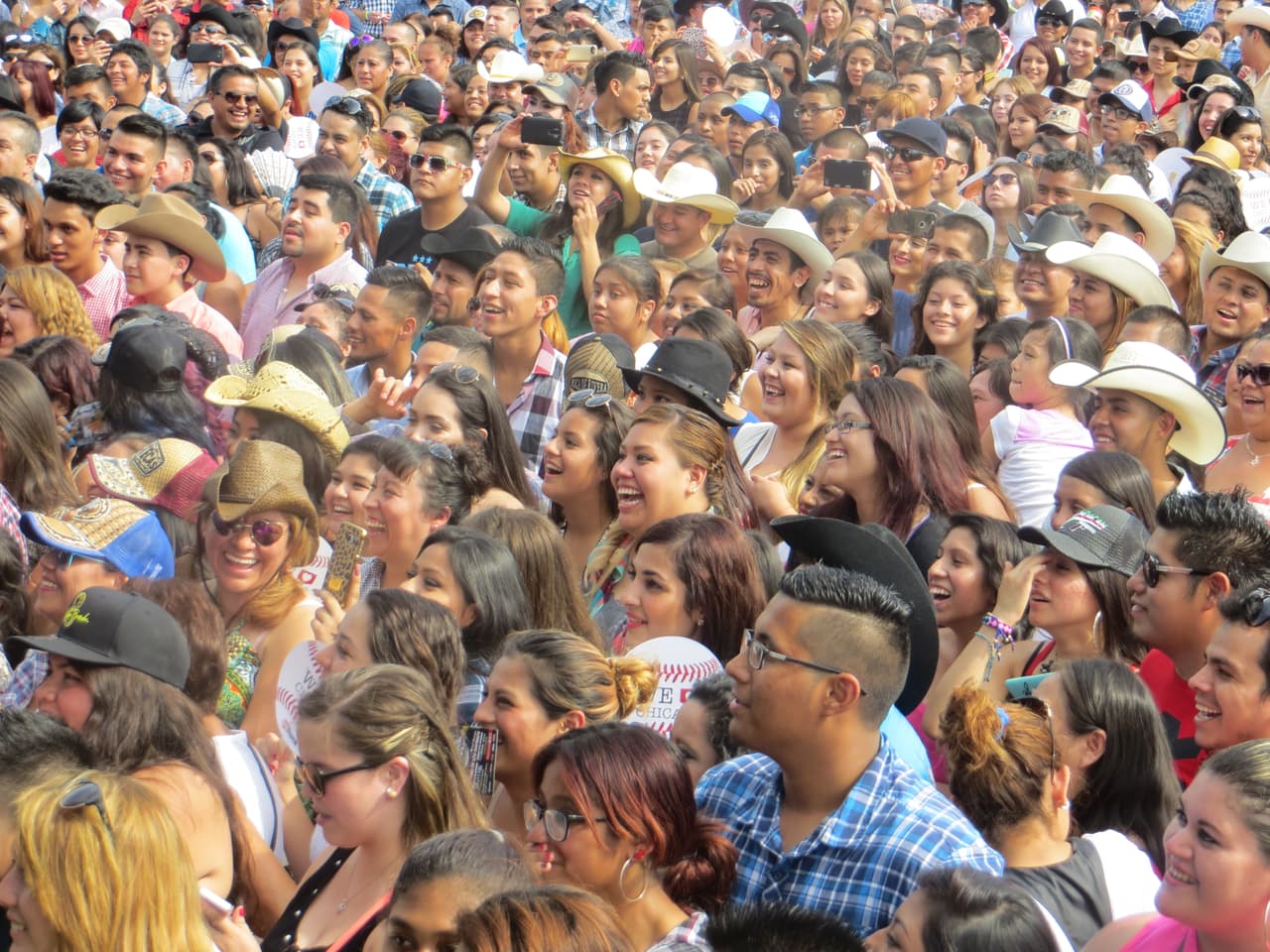 El Bueno, La Mala y el Feo armaron tremendo relajo en Fiestas Patrias 2015 y se la pasaron a todo dar.