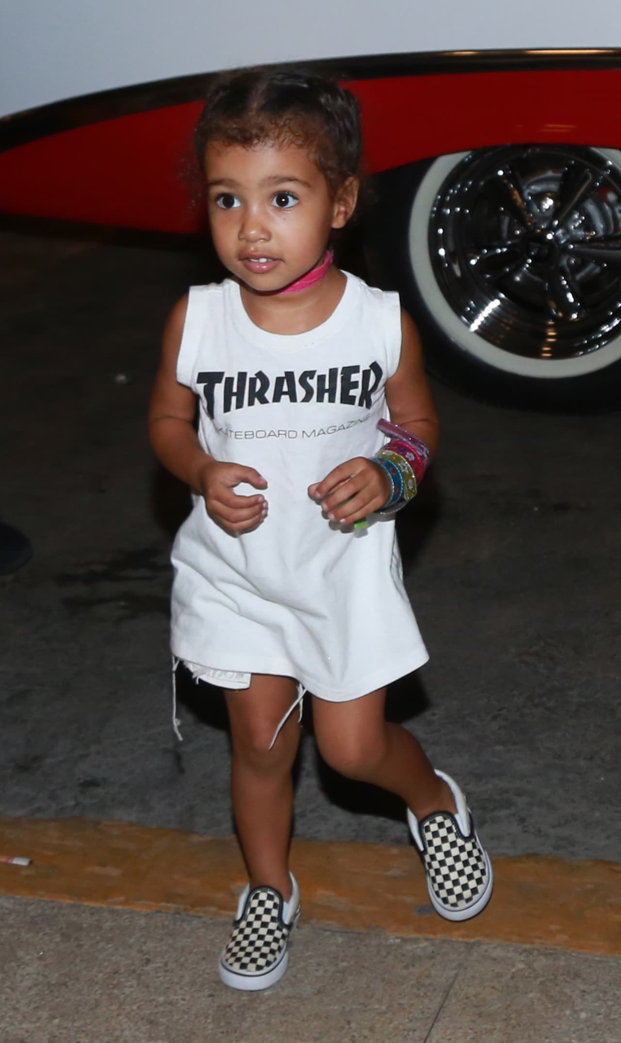 Un look más casual con unos Vans para pasear por La Habana.