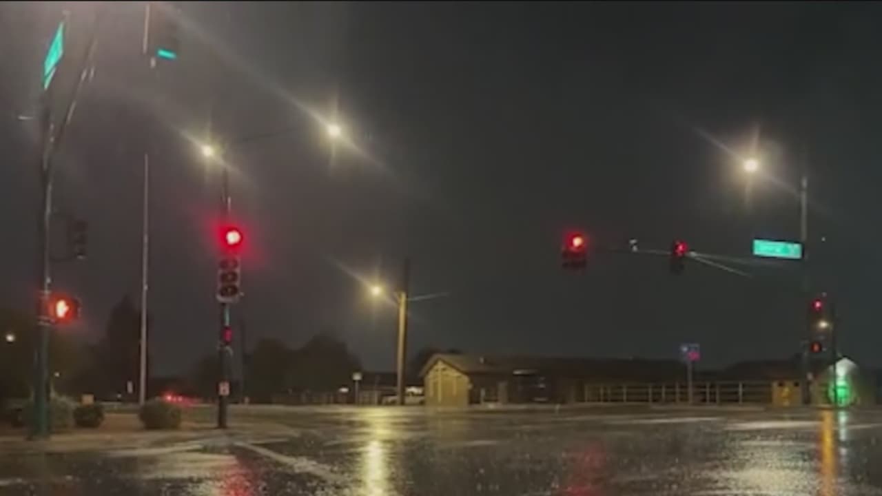 Estruendos, apagones y un incendio azotan Gilbert y el Valle tras tormenta eléctrica