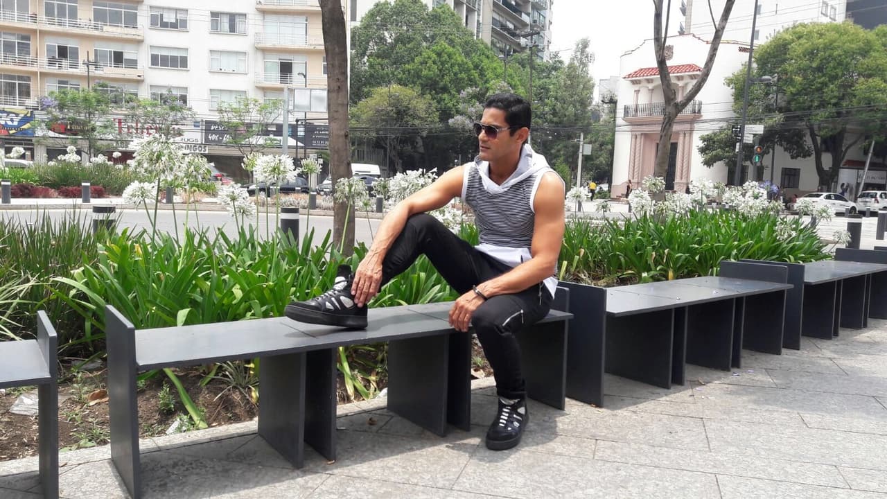 En su reciente visita a la ciudad de México, Charlie decidió presentárnosla como "mi mujer".