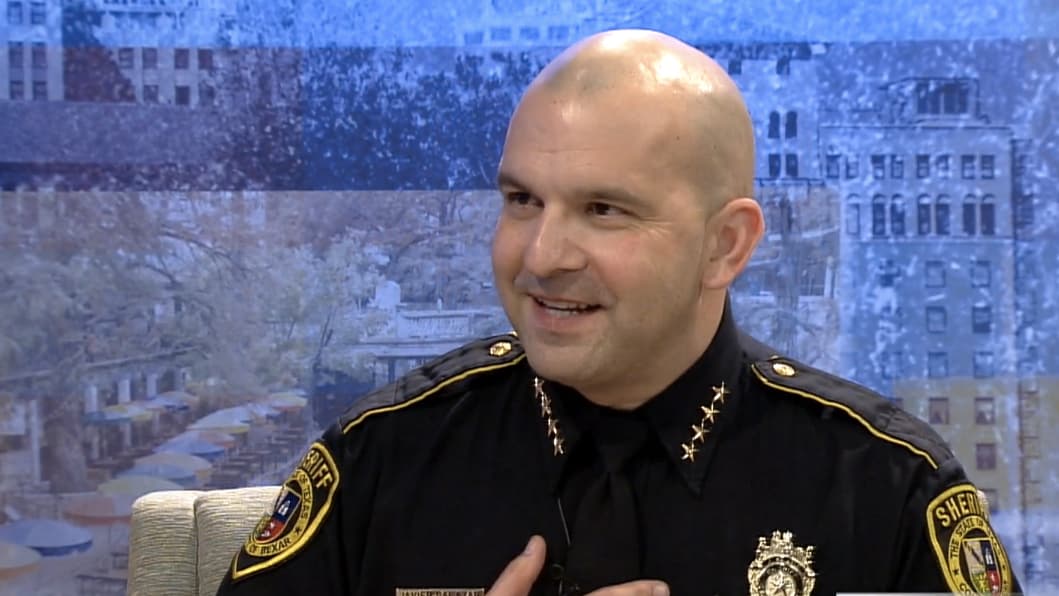 Javier Salazar, sheriff del condado de Bexar, ha afirmado que los oficiales de su condado no son policías de inmigración y no lo serán.