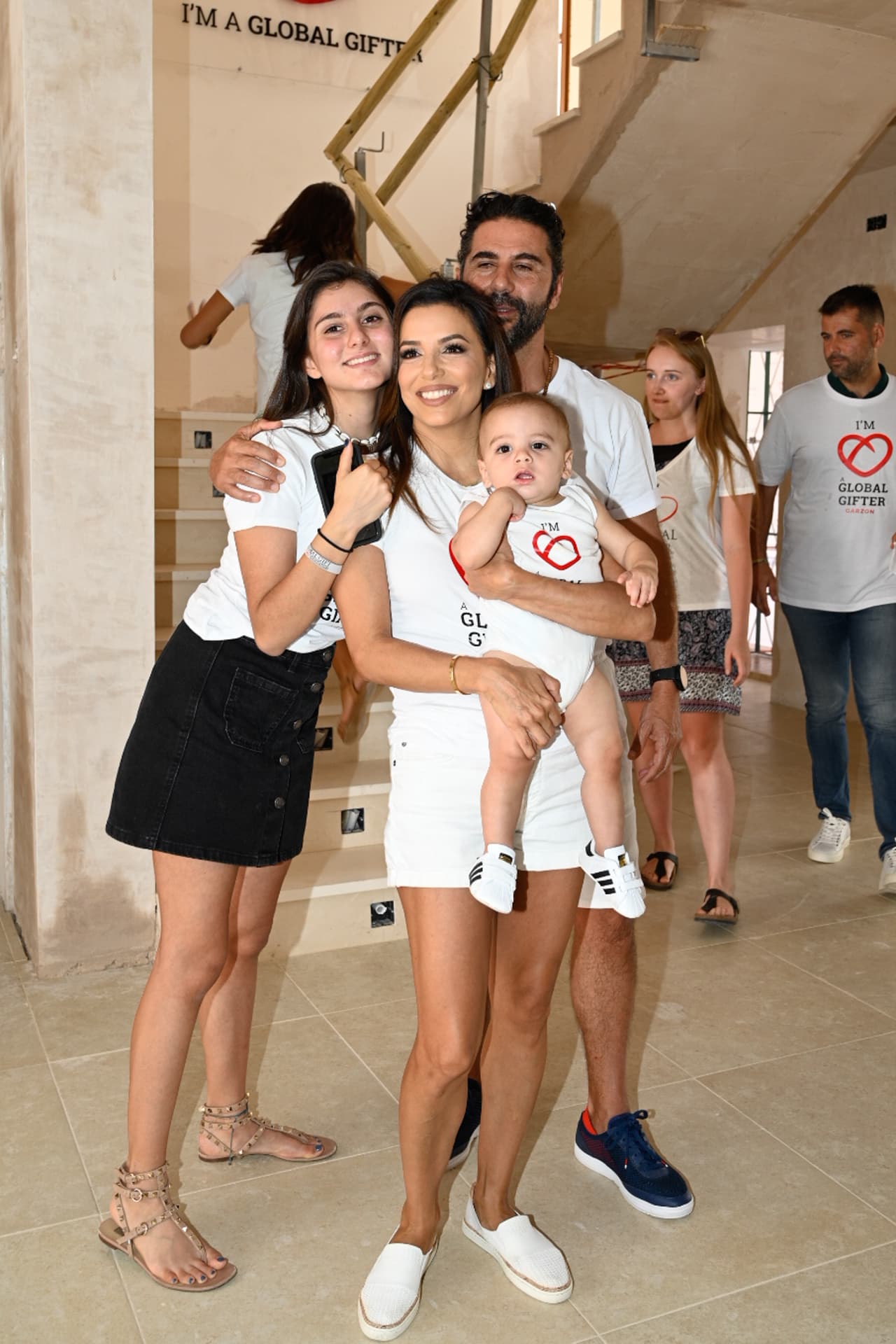 Natalia Bastón es egresada del Fashion Institute of Design & Merchandising de Los Ángeles, reportó el periódico mexicano.
<br>