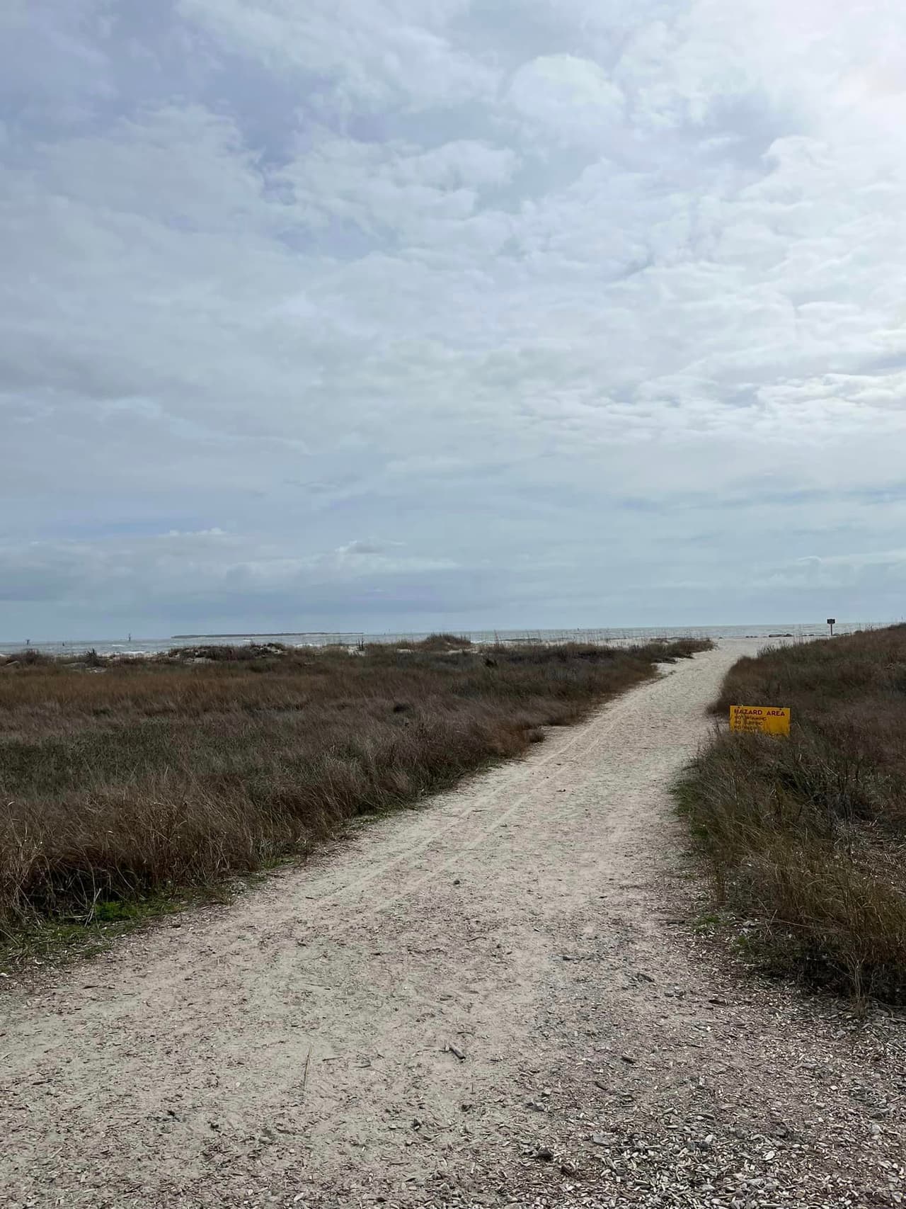 Los senderos atraviesan los campos de dunas y brindan la oportunidad de ver una de las más de 300 especies de aves que se encuentran en el parque.