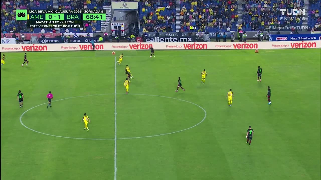 ¡GOL!  anota para América. Álex Zendejas