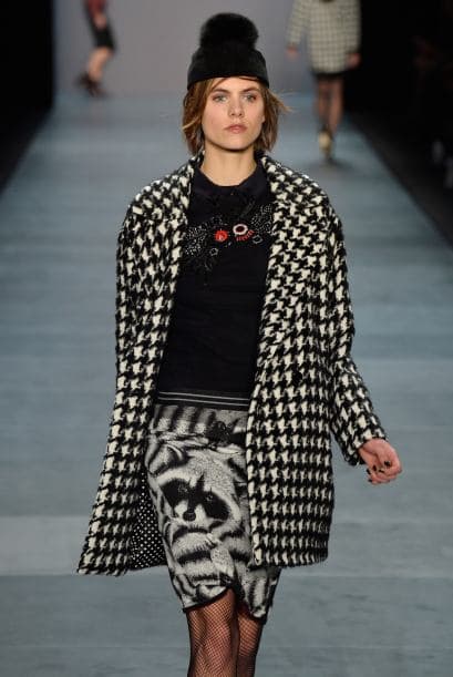 Un beanie: Para los días muy fríos, no hay nada mejor que un beanie tejido bien abrigador.