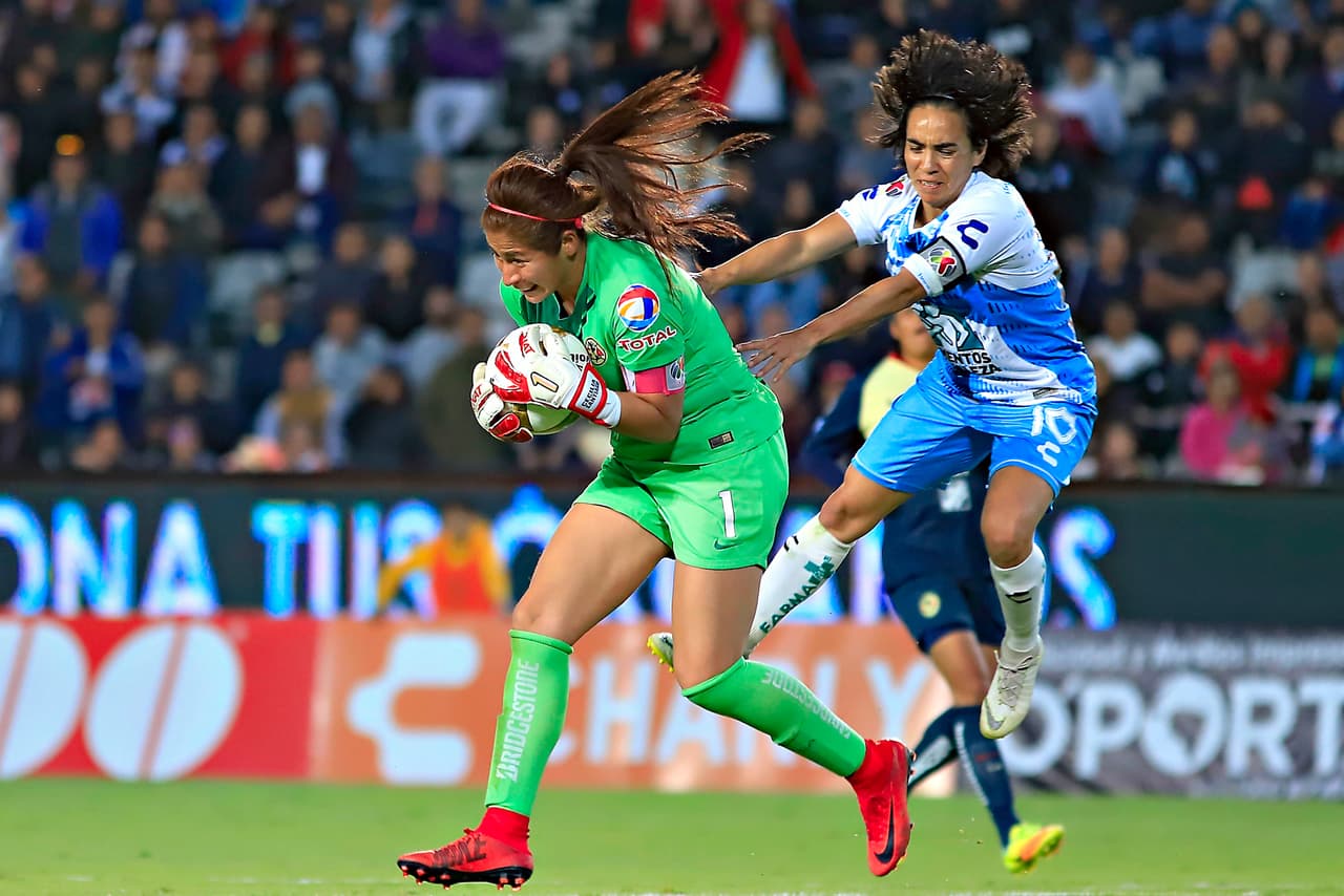 El conteo regresivo de los minutos no se detenía y lo que iba en aumento era la desesperación de las locales, quienes llegaban y llegaban y no concretaban.