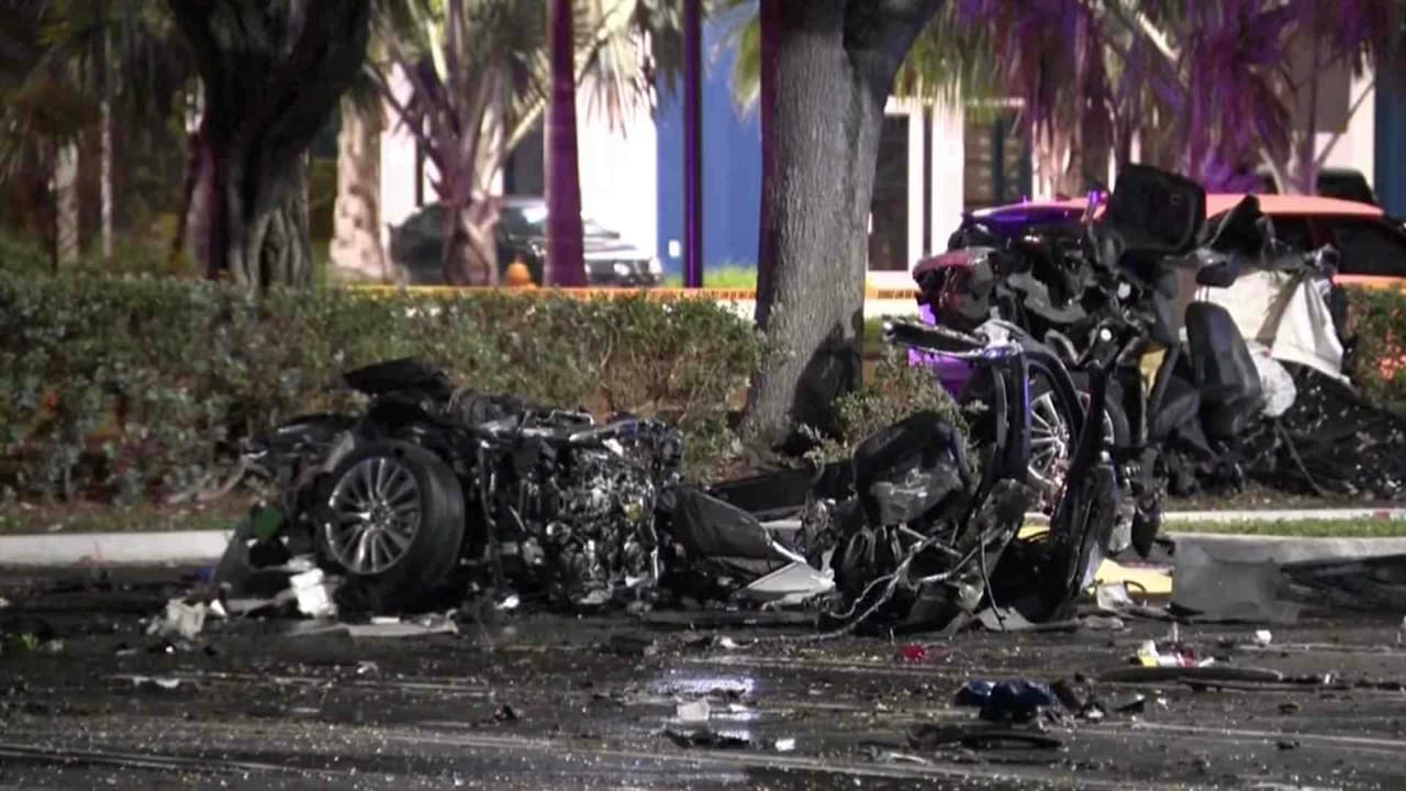 Muere un conductor al perder el control del carro y chocar con un árbol en Doral