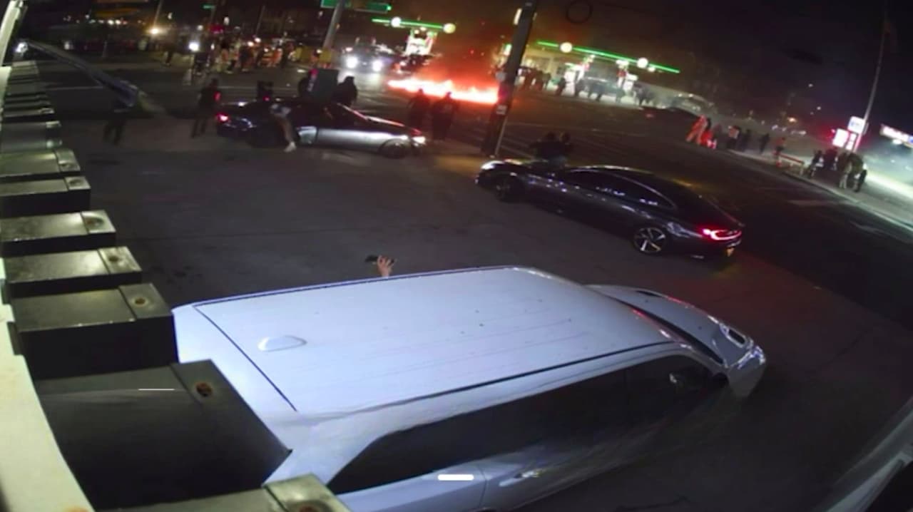 Buscan a responsables de toma ilegal de calle en Queens