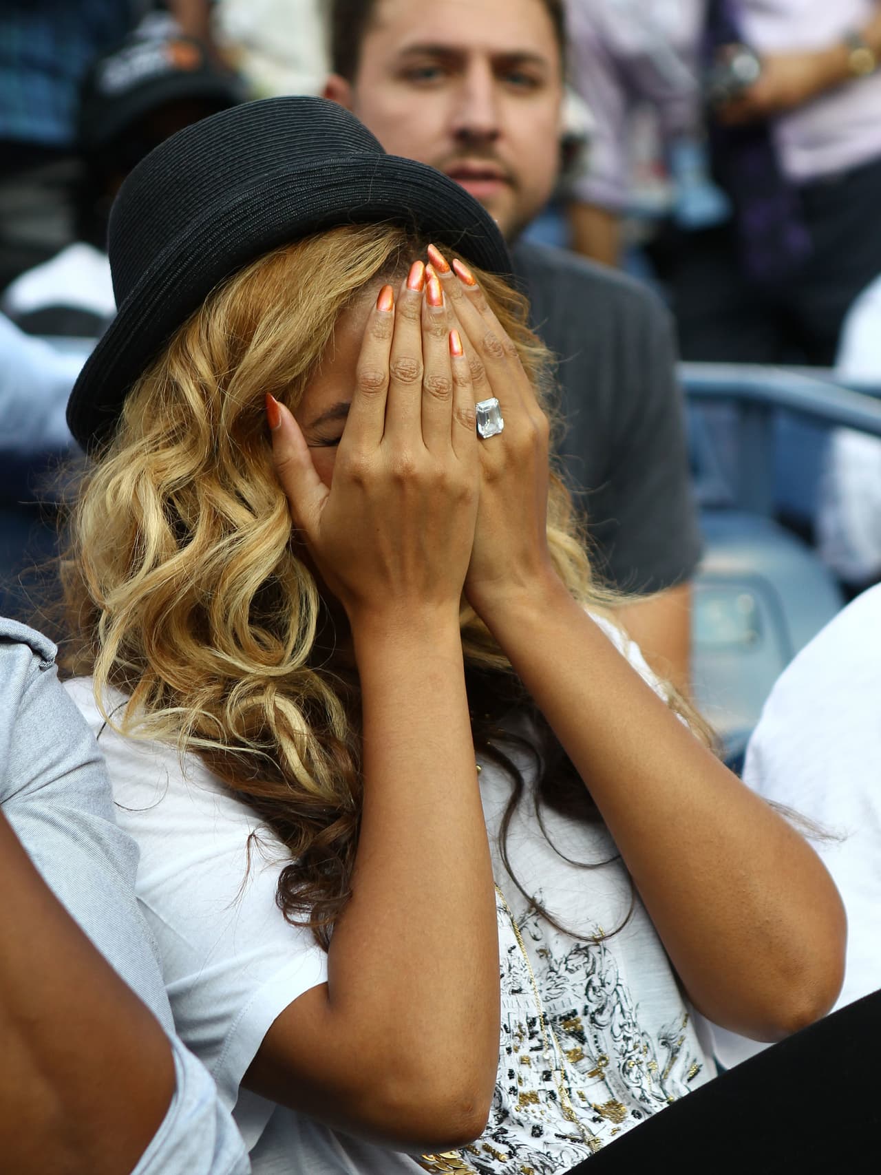 ¡Envidia, pero de la buena! 'B' no se lo quita ni para dormir.