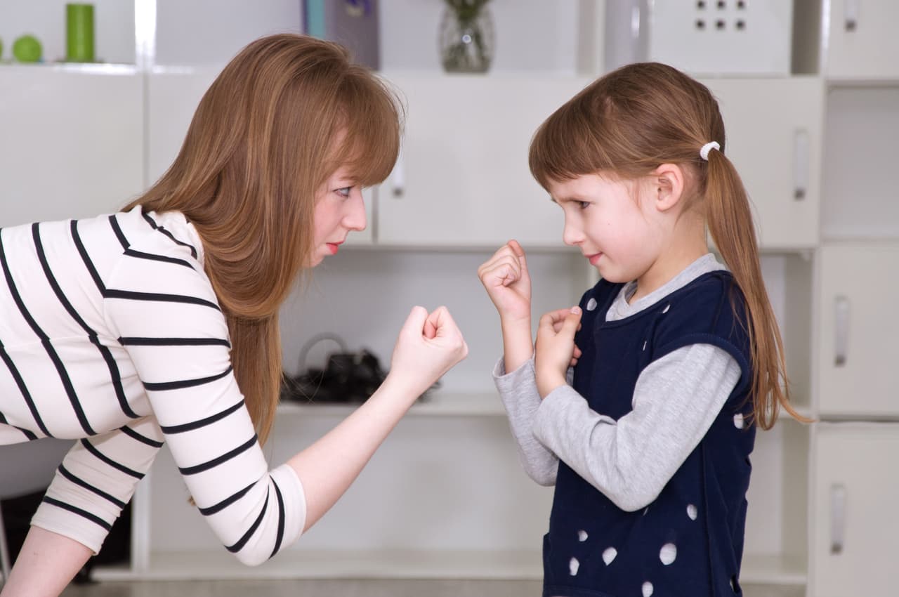 A veces nuestras reacciones dicen más que mil palabras, por eso debemos detenernos a pensar de qué manera puede afectarles esa formación que les estamos dando en casa.