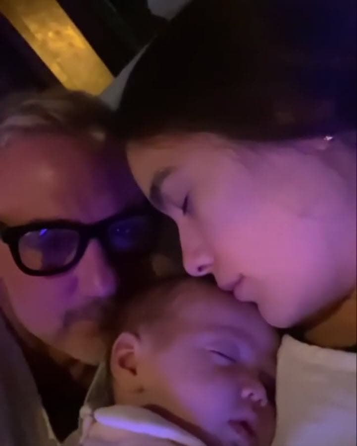 Vacchi destacó la valentía de la bebé: "¡Nuestro ángel realmente nunca nos deja de sorprendernos! Ella fue tan valiente, gentil y dulce a pesar de todo, ¡me enorgullece ser su padre!", agregó.
<br>